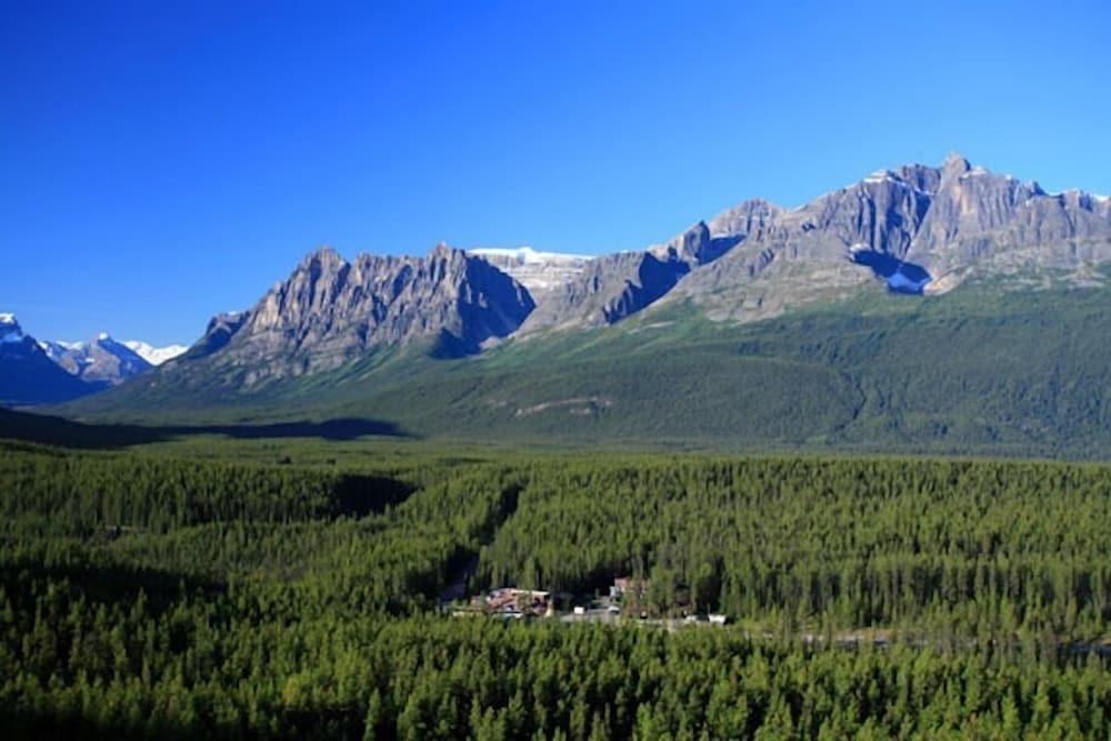 Sunwapta Falls Rocky Mountain Lodge Jasper Exteriör bild
